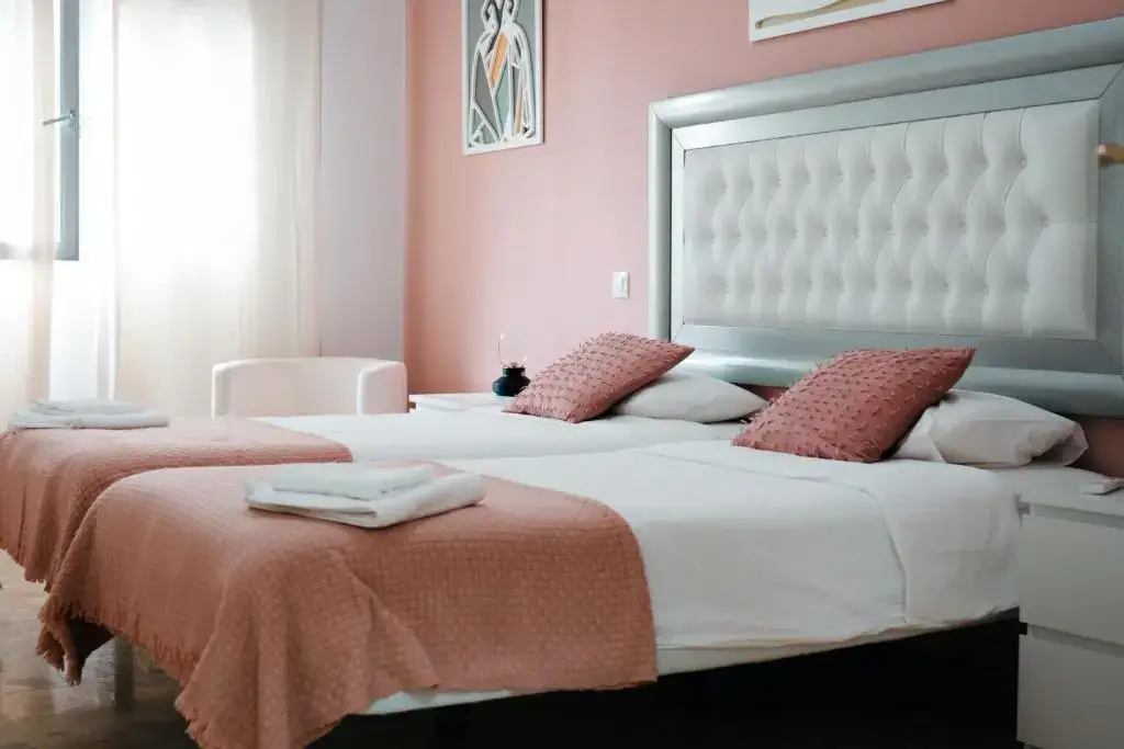 Habitación Doble con baño privado en Resort Suites Vecindario